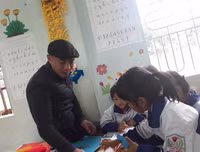 Gieo tình yêu và đốm lửa say mê học tập, sáng tạo ở một điểm trường xa