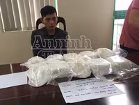 Chân dung kẻ vận chuyển 12 