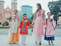 Ngọc Quyên trích tiền bán áo dài để làm từ thiện