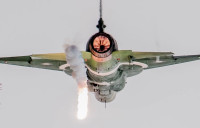 [ẢNH] Tiêm kích JF-17 Thunder Block 3 của Pakistan vượt trội cả Su-30MKI Ấn Độ