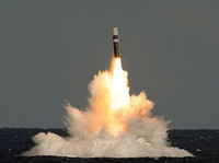 [ẢNH] Mỹ bất ngờ phóng tên lửa hạt nhân hủy diệt từ tàu ngầm