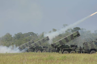 [ẢNH] Lục quân Indonesia tập trận hoành tráng, khoe dàn vũ khí cực mạnh