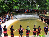 Đặc sắc lễ lên nhà Rông ở Hà Nội