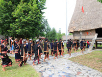 Đặc sắc lễ lên nhà Rông ở Hà Nội