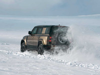 [ẢNH] Xe off-road huyền thoại Land Rover Defender ra mắt đầy ấn tượng