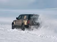 [ẢNH] Xe off-road huyền thoại Land Rover Defender ra mắt đầy ấn tượng