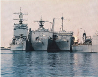 Khám phá sức mạnh tuần dương hạm hạt nhân đầu tiên trên thế giới của Mỹ