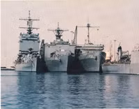 Khám phá sức mạnh tuần dương hạm hạt nhân đầu tiên trên thế giới của Mỹ