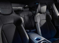 [ẢNH] Porsche Taycan ra mắt: Sedan thể thao chạy điện hàng đầu thế giới