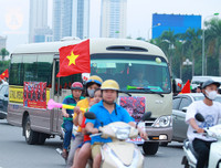 Mỹ Đình rực đỏ chào đón đoàn thể thao Việt Nam