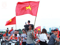 Mỹ Đình rực đỏ chào đón đoàn thể thao Việt Nam