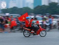 Mỹ Đình rực đỏ chào đón đoàn thể thao Việt Nam