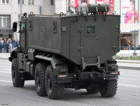 [ẢNH] Xe bọc thép hạng nặng Typhoon-U của Nga cháy dữ dội trên đường