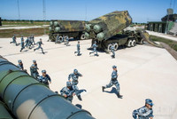 Chỉ diễn tập thôi, vì sao Trung Quốc cũng phóng ồ ạt S-300PMU?