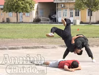 Nữ cảnh sát đặc nhiệm với khí công thâm hậu, võ thuật điêu luyện