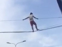 1001 hành vi quái dị của những kẻ ngáo đá 