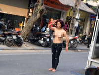 1001 hành vi quái dị của những kẻ ngáo đá 