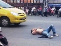 1001 hành vi quái dị của những kẻ ngáo đá 