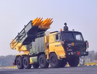 [ẢNH] Pháo binh Ấn Độ, sức mạnh cuồng phong lửa đang khai hỏa dữ dội