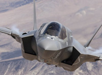 [ẢNH] Thấy gì qua chiếc mũ 9 tỷ đồng dành cho phi công chiến đấu cơ F-35?