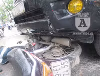 Hình ảnh vụ tai nạn giao thông ở ngã tư trung tâm Thủ đô khiến nhiều người suy nghĩ