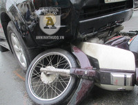 Hình ảnh vụ tai nạn giao thông ở ngã tư trung tâm Thủ đô khiến nhiều người suy nghĩ