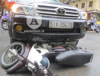 Hình ảnh vụ tai nạn giao thông ở ngã tư trung tâm Thủ đô khiến nhiều người suy nghĩ