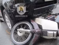 Hình ảnh vụ tai nạn giao thông ở ngã tư trung tâm Thủ đô khiến nhiều người suy nghĩ