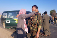 [ẢNH] Quân đội Syria cùng vũ khí hạng nặng ào ạt trở lại thị trấn Tal Tamr