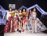 Á hậu Huyền My gợi cảm tái xuất sàn catwalk sau cuộc thi Miss Grand