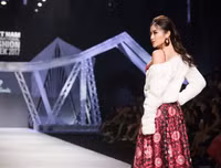 Á hậu Huyền My gợi cảm tái xuất sàn catwalk sau cuộc thi Miss Grand