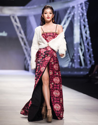 Á hậu Huyền My gợi cảm tái xuất sàn catwalk sau cuộc thi Miss Grand