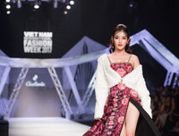 Á hậu Huyền My gợi cảm tái xuất sàn catwalk sau cuộc thi Miss Grand