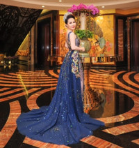 Nữ hoàng doanh nhân Kim Chi gợi cảm trong tiệc mừng tuổi mới