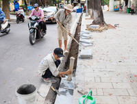Đá hoa cương thay đổi diện mạo vỉa hè hồ Gươm
