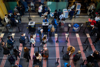 [ẢNH] Tác động sâu sắc của tình trạng Chính phủ Mỹ đóng cửa đến đời sống người dân