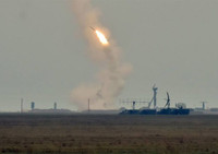 [ẢNH] Ukraine bất ngờ khai hỏa S-300 dữ dội sát bán đảo Crimea