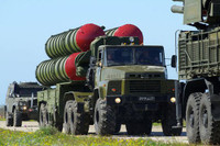 [ẢNH] Ukraine bất ngờ khai hỏa S-300 dữ dội sát bán đảo Crimea