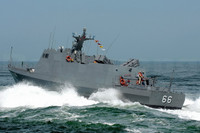 Tàu tấn công nhanh với tuyệt chiêu 