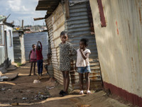 [ẢNH] Những hình ảnh ít người biết về cách ly xã hội tại Nam Phi giữa dịch Covid-19