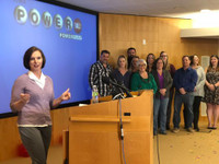 [ẢNH] Mẹ đơn thân trúng giải độc đắc gần 700 triệu USD