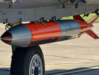 [ẢNH] F-15E thử nghiệm thành công khả năng mang bom hạt nhân B61-12