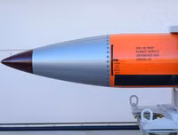 [ẢNH] F-15E thử nghiệm thành công khả năng mang bom hạt nhân B61-12