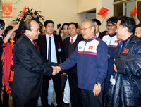 Biển người chào đón những người hùng U23 Việt Nam ở Hà Nội