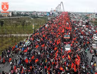 Biển người chào đón những người hùng U23 Việt Nam ở Hà Nội