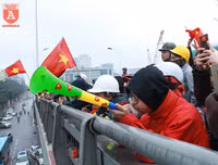 Biển người chào đón những người hùng U23 Việt Nam ở Hà Nội