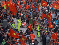 Biển người chào đón những người hùng U23 Việt Nam ở Hà Nội