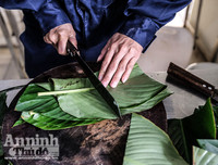 Những chiếc bánh chưng được gói bởi bàn tay thô ráp của chiến sỹ PCCC Thủ đô