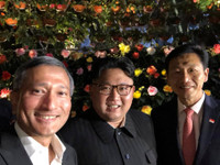 [Ảnh] Ông Kim Jong-un bất ngờ vì Singapore... sạch sẽ, vui vẻ chụp ảnh selfie