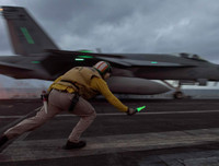 Những hình ảnh ấn tượng nhất về Hải quân Mỹ trong năm 2017